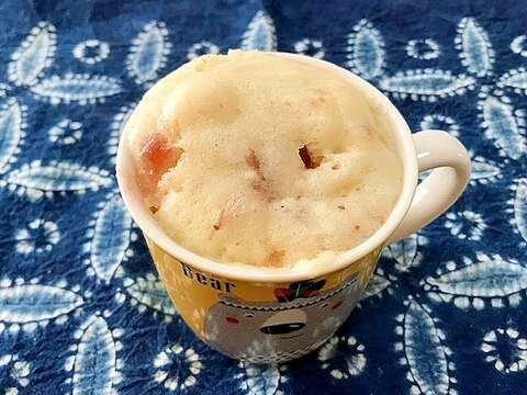 いちごジャムとヨーグルトのマグカップ蒸しパン